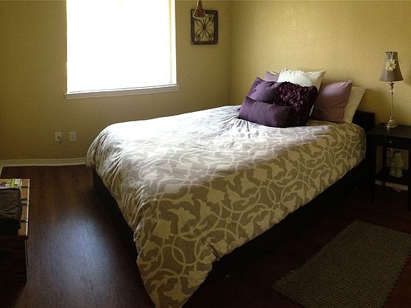 2nd image of 3005 Pioneer Way