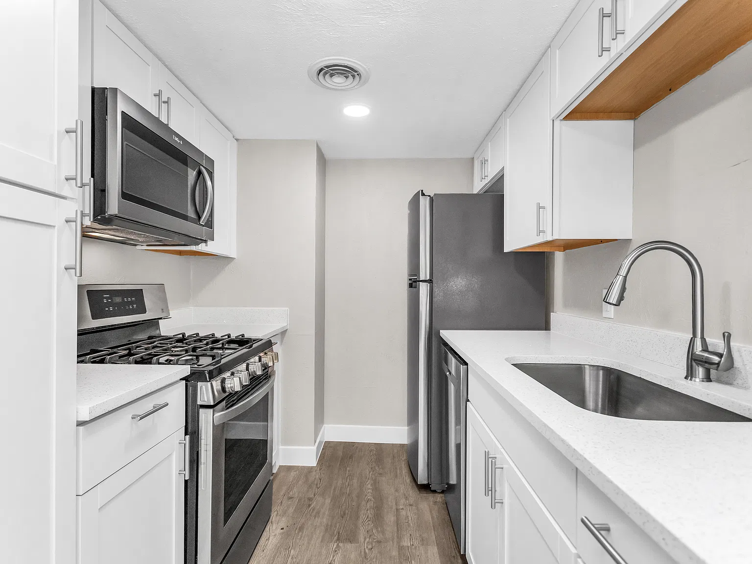 1 bed, 658 sqft, $1,175 — Photo 2