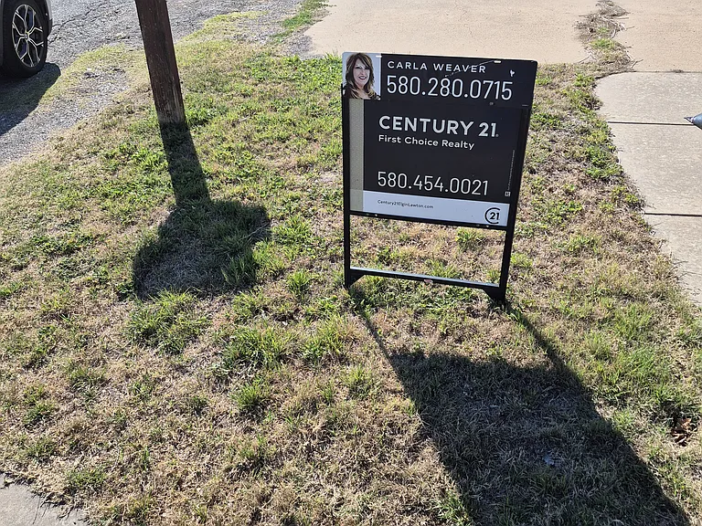 2505 SW C Ave #B — Photo 3