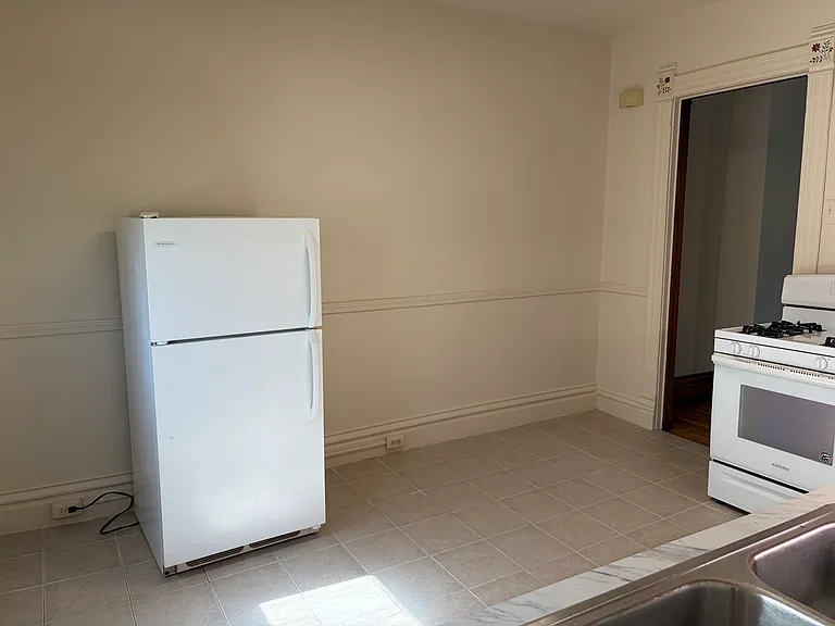 536 Lyon St NE #1 — Photo 7
