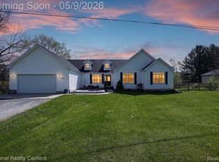 56536 Briar Meadow Rd, South Lyon, MI 48178