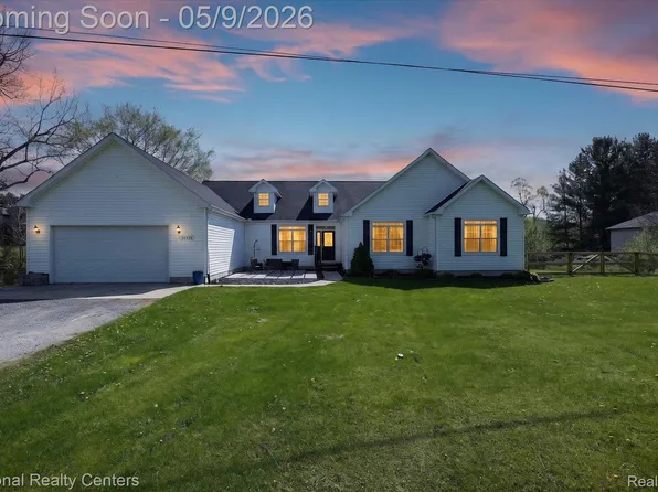 56536 Briar Meadow Rd, South Lyon, MI 48178