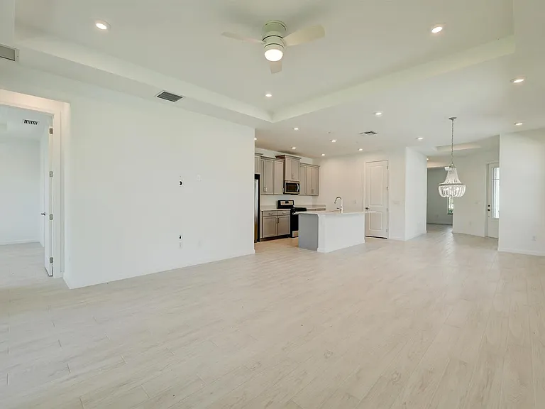 12712 SW Eleanor Dr — Photo 15