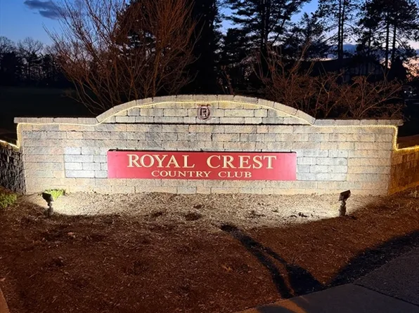 23 Rainbow Pond Dr APT D1, Walpole, MA 02081