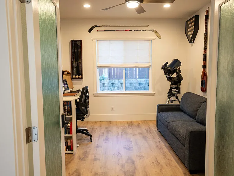 33896 Calafia St — Photo 13
