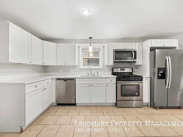 4343 W Drummond Pl #G — Photo 2