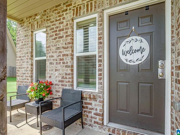 5th image of 295 Oak Leaf Cir