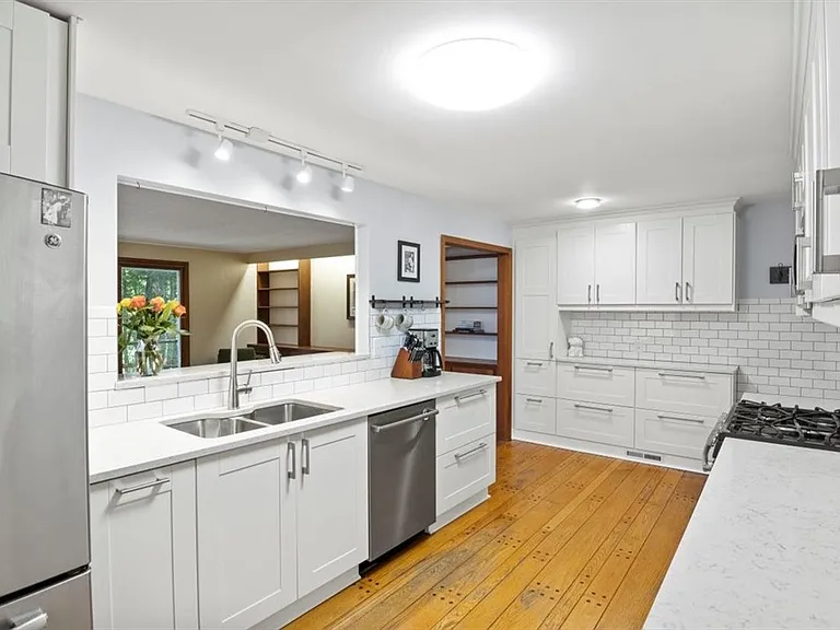 485 Oakridge Dr — Photo 13