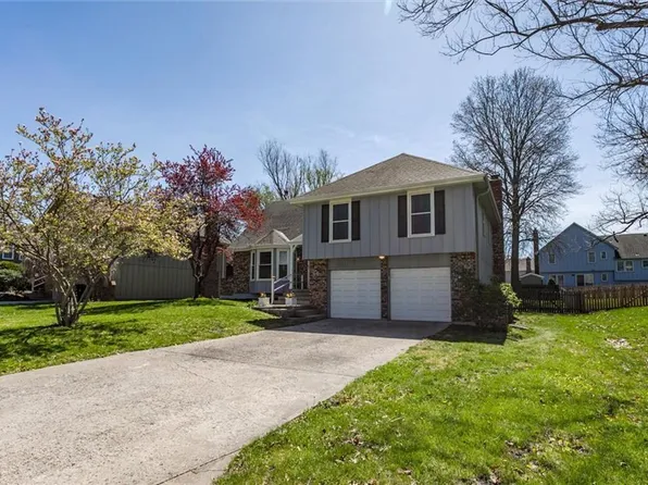 2145 E 152nd Ter, Olathe, KS 66062