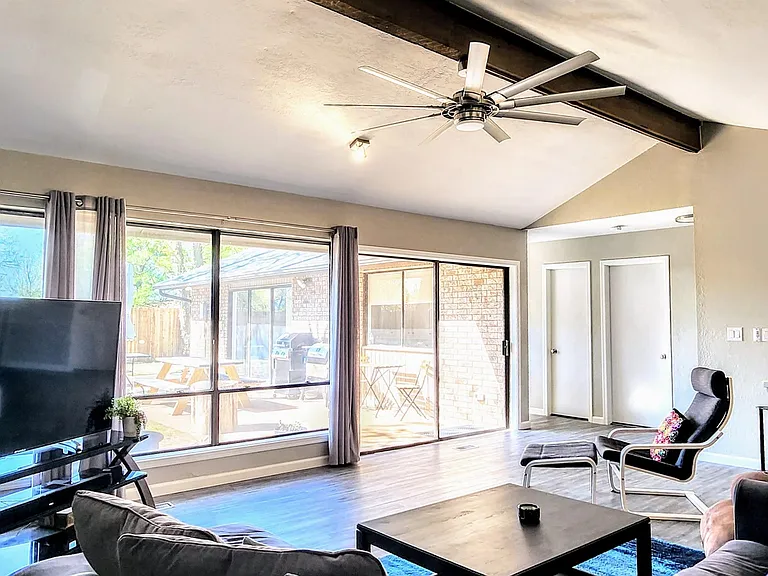 1813 Calico Ln — Photo 6