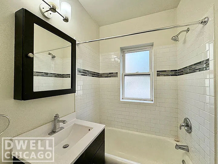 3823 N Greenview Ave #1 — Photo 5