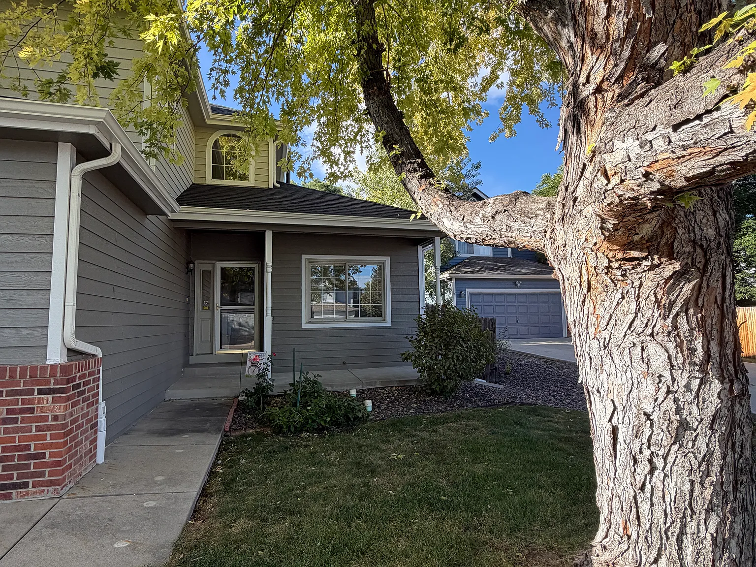 3 bed, 2300 sqft, $3,100 — Photo 3