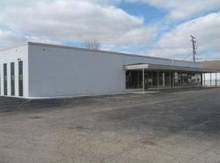 907 Front St, McHenry, IL 60050