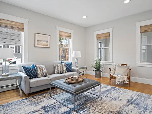 217 Merrimac St #1, Newburyport, MA 01950