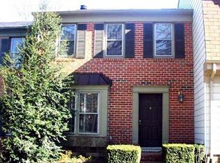 2163 Pond View Ct, Reston, VA 20191