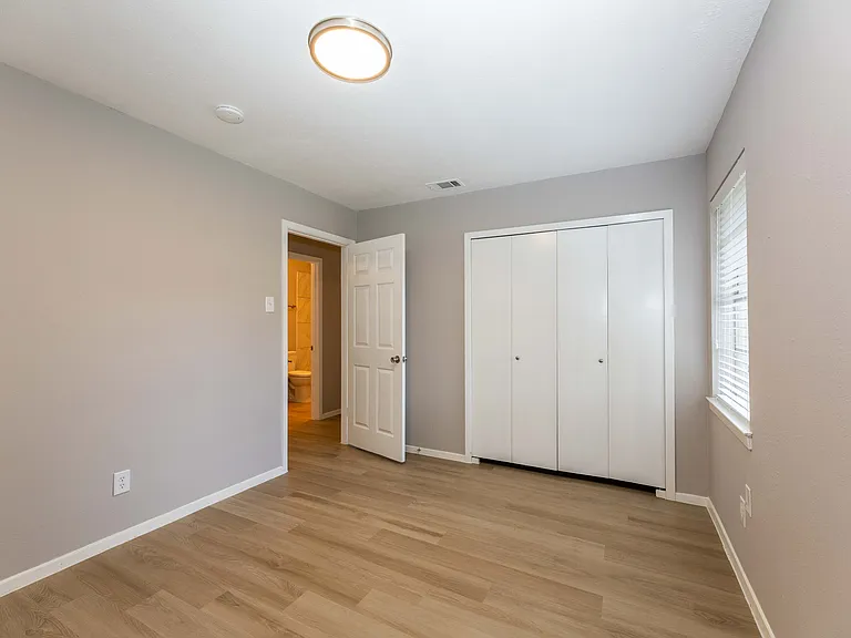 1505 McDonald Dr — Photo 22