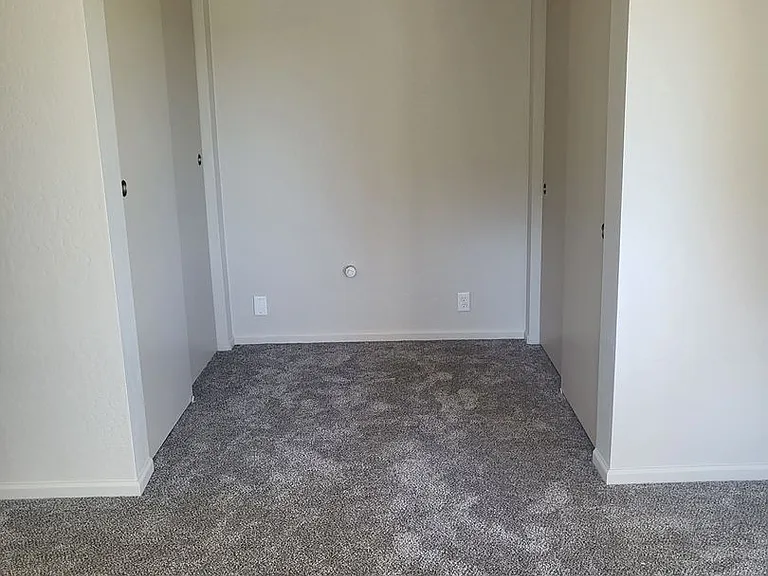 1688 NE Lynda Ln — Photo 26