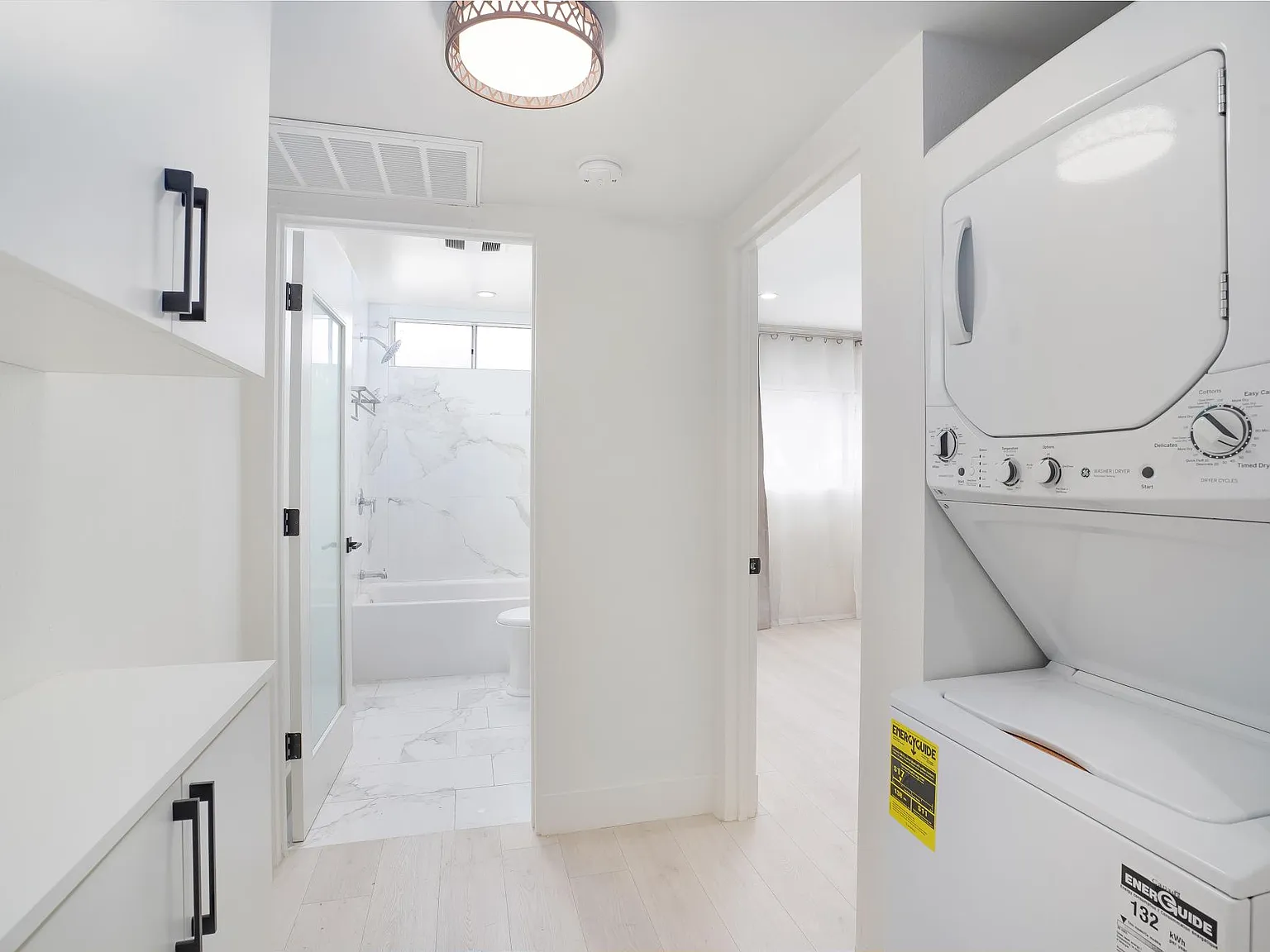 2 bed, 1050 sqft, $3,995 — Photo 4