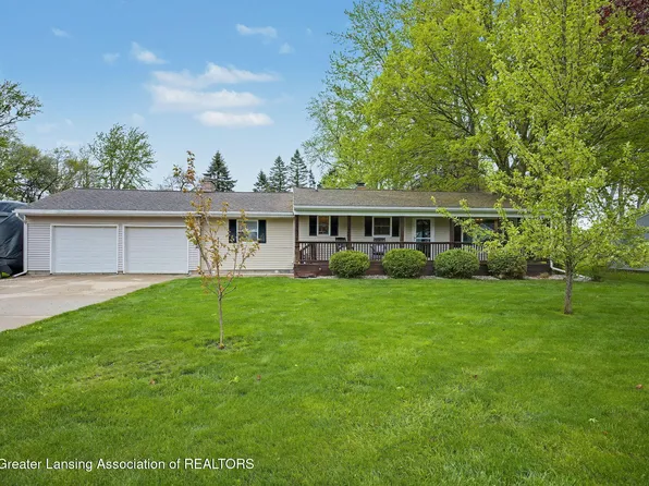 15393 Yorkleigh Dr, Lansing, MI 48906