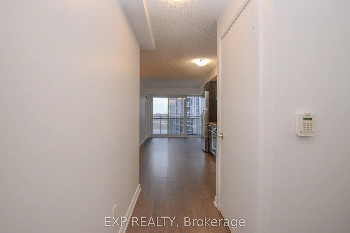 Building Photo - 255 Village Green Sq #1009