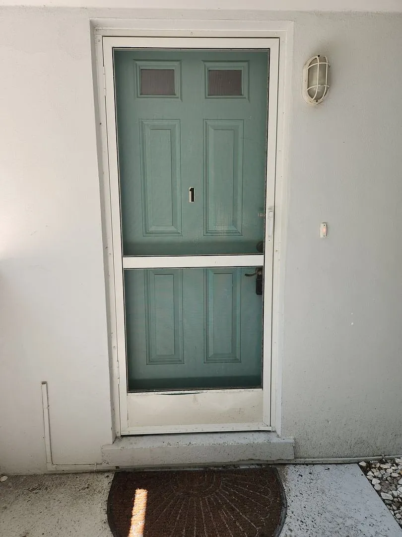 565 Golden Gate Point Unit 1, Sarasota, FL 34236 — Photo 3