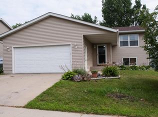 4611 7th St NW, Rochester, MN 55901