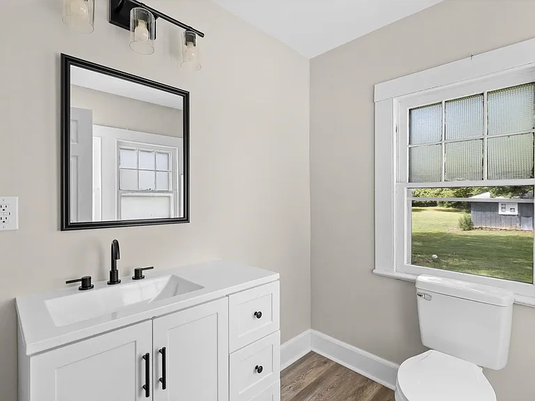 149 Beach Rd — Photo 28