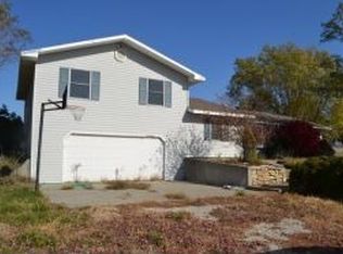 5422 Flint Rock Rd, Wamego, KS 66547