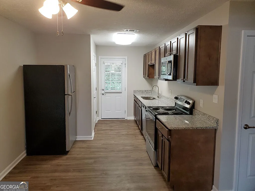 2 bed, 2.0 bath, $1,075 — Photo 2