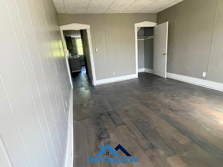 929 Center St #3 — Photo 5