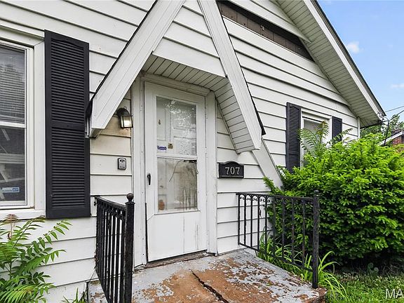 4th image of 707 Ruggles Rd