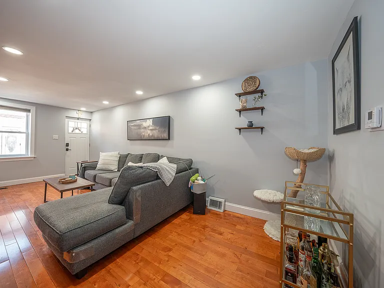 236 Wilder St — Photo 5