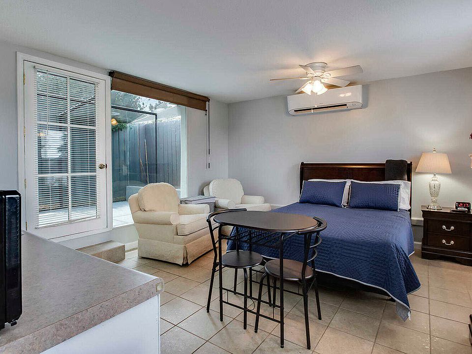 1st image of 750 1/2 Elizabeth Way