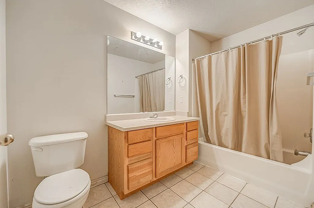 4 bed, 1056 sqft, $565 — Photo 3