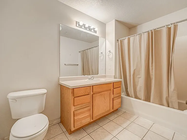 543 N University Ave #108 — Photo 3