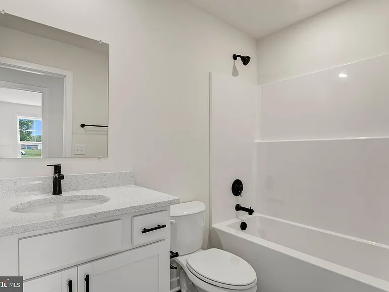 19 Carol St — Photo 17