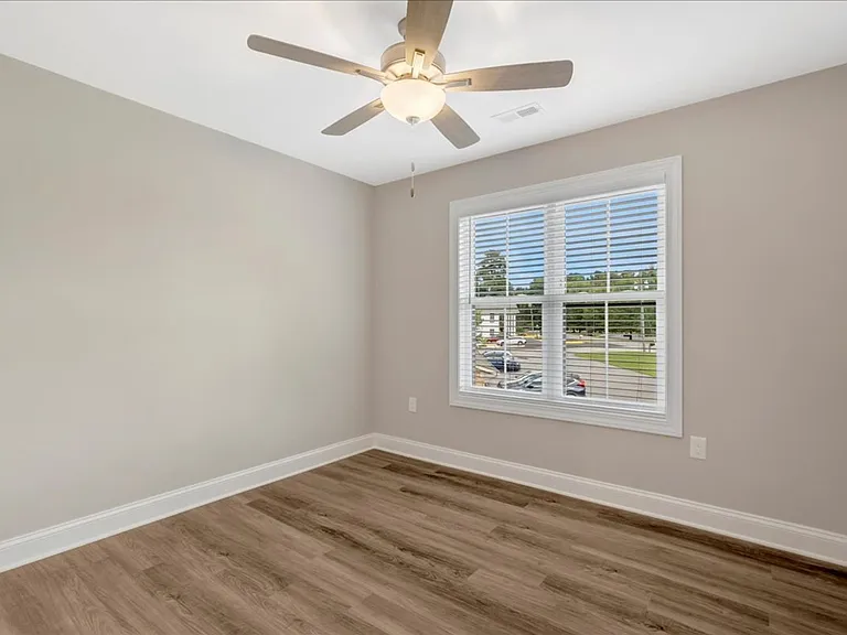 849 N Mecklenburg Ave — Photo 18