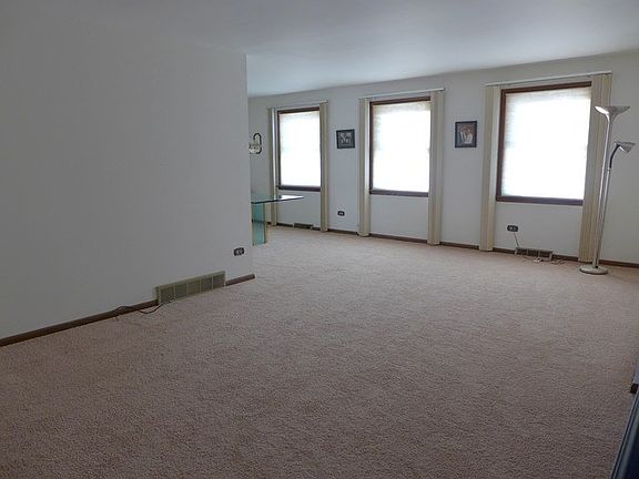 3rd image of 12507 Melvina Ave