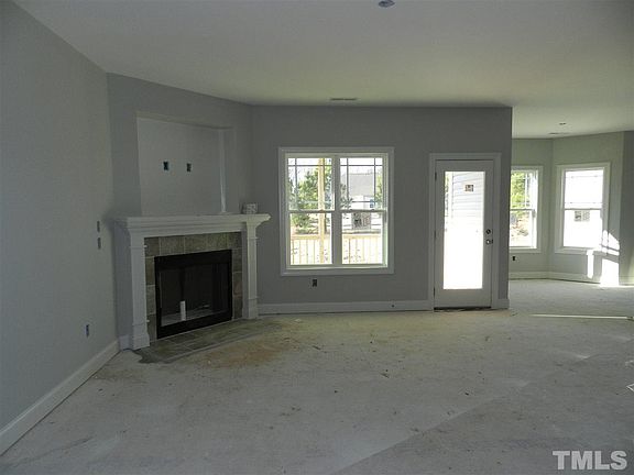 3rd image of 36 Breadnut Dr