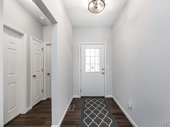 4th image of 861 Bluff Ridge Ln