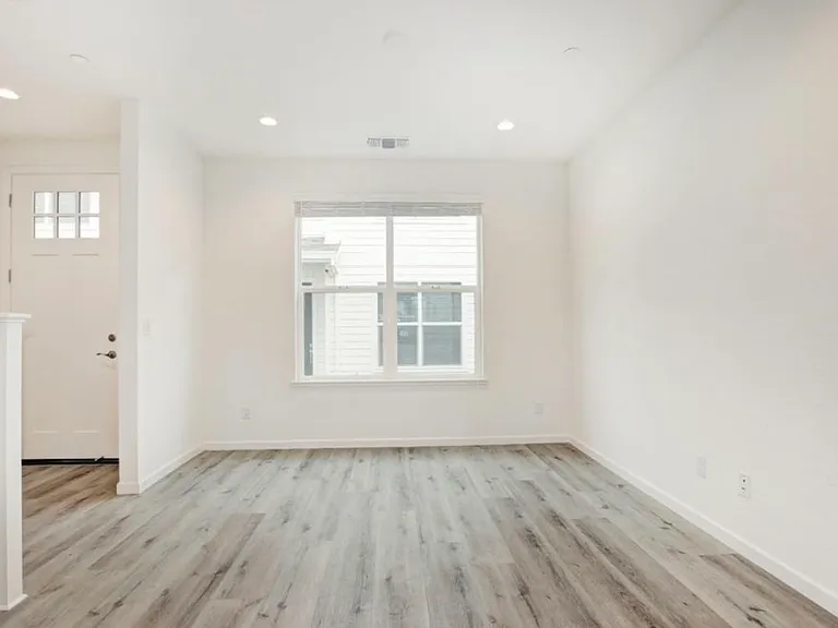 5512 Brinef Dr — Photo 12