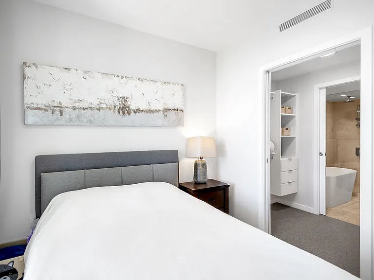 7433 Cambie St #2104 — Photo 11