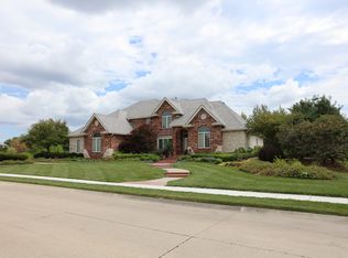 13635 Cuming St, Omaha, NE 68154