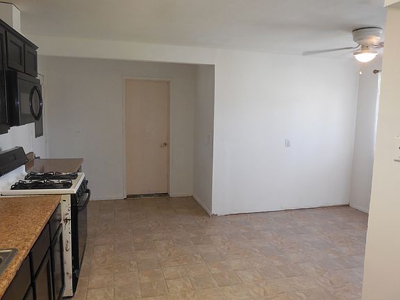3rd image of 917 Sylvia Dr