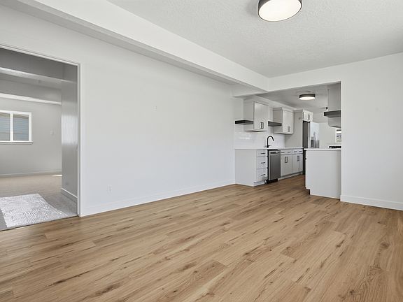 3rd image of 2967 W Appleton Dr