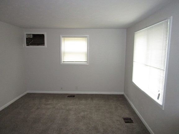 3rd image of 3333 Woldhaven Dr