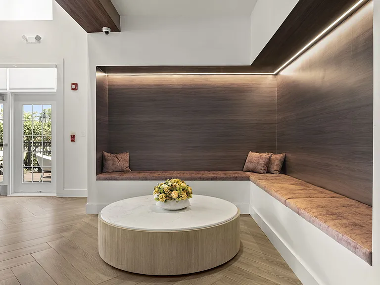 Chestnut Hill Village Apartments — Photo 32