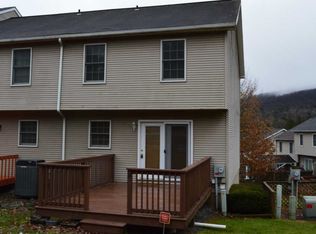21 Briarwood Way, Clarks Summit, PA 18411