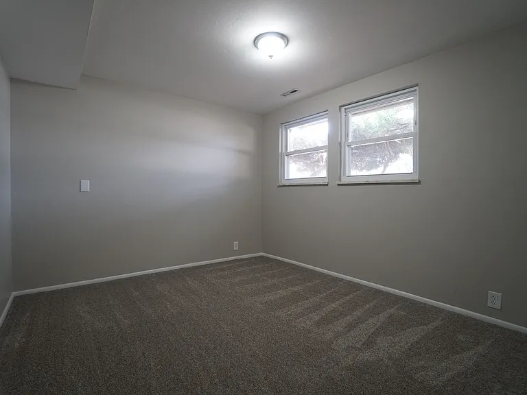 5007 Alta Loma Rd — Photo 25