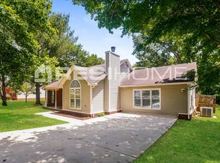 227 Falcon Ridge Dr, Huntsville, AL 35811